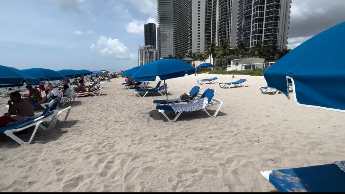 Lovely Beaches Ocean & City View Appartamento Miami Beach